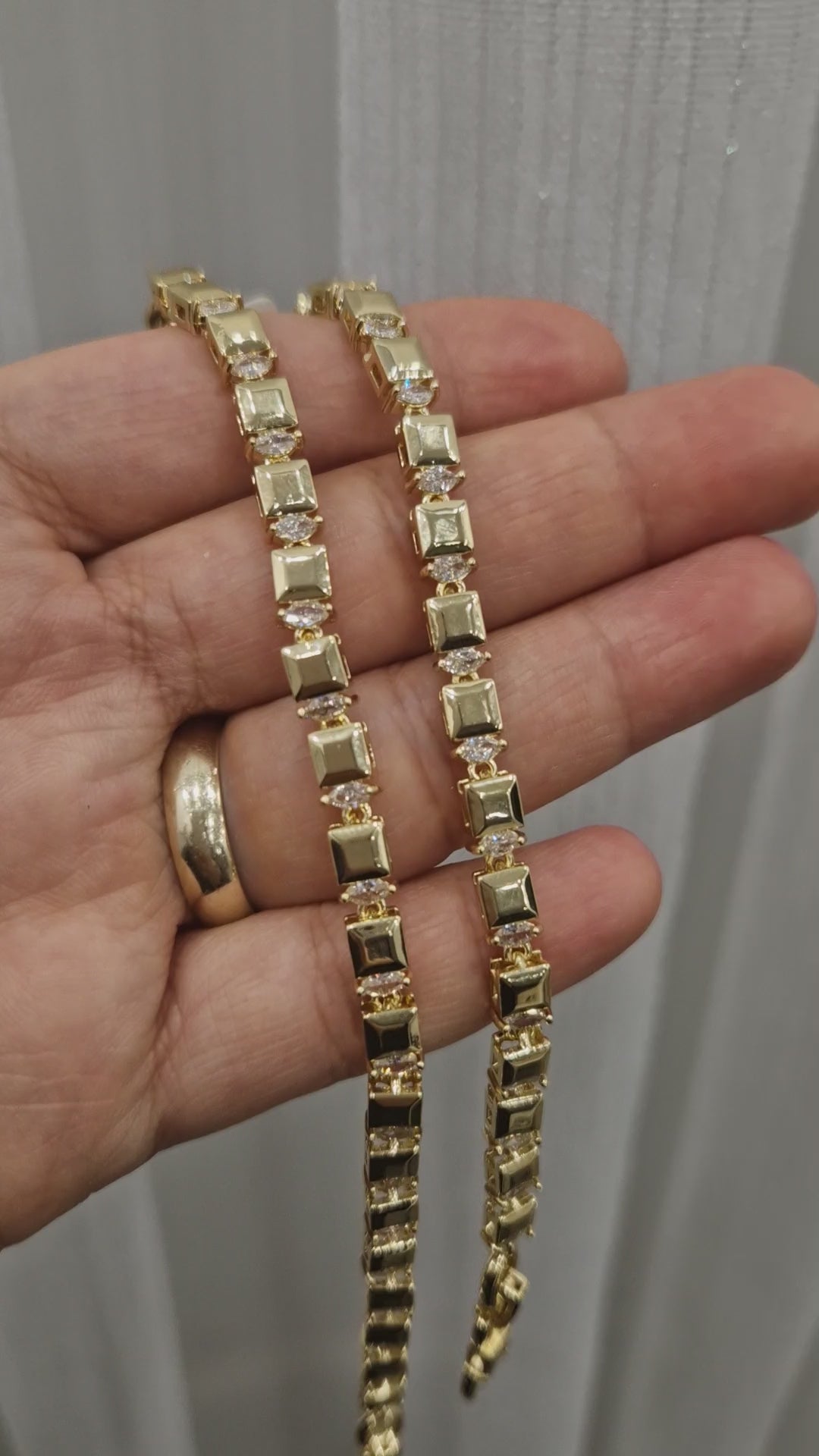 Gold Square Tennis Armband- 14K vergoldet