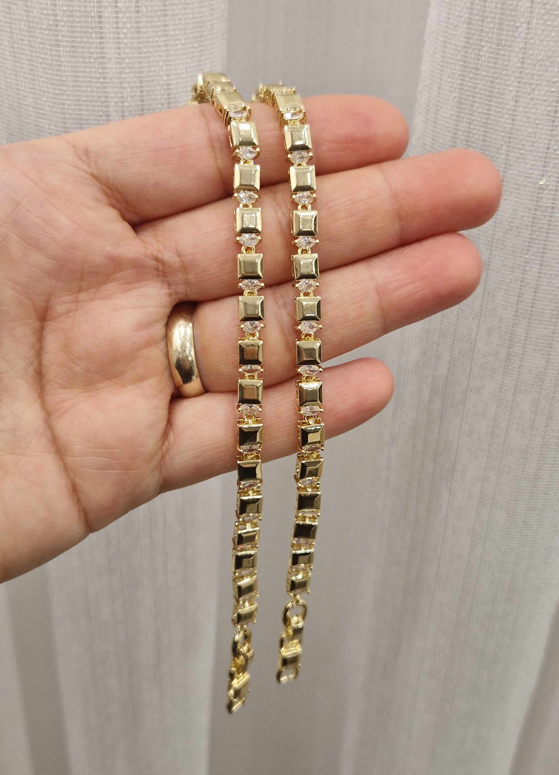 Gold Square Tennis Armband- 14K vergoldet