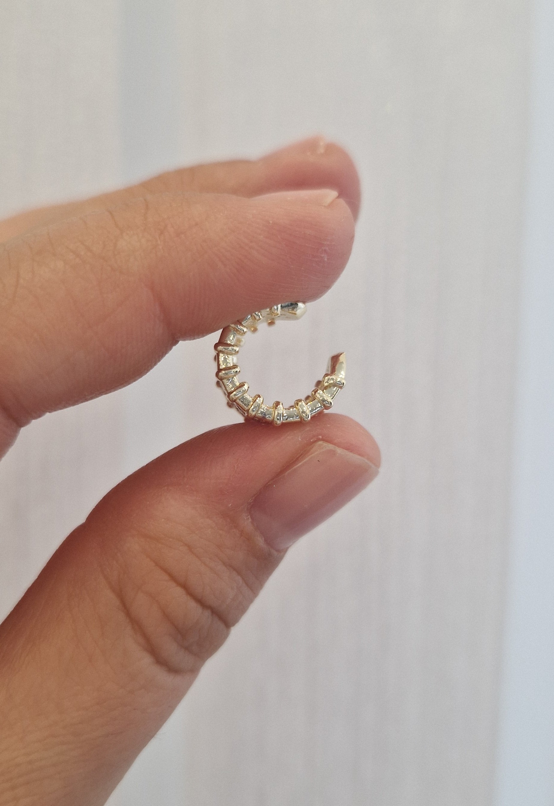 Royal Mesh Ear Cuff - 14K vergoldet